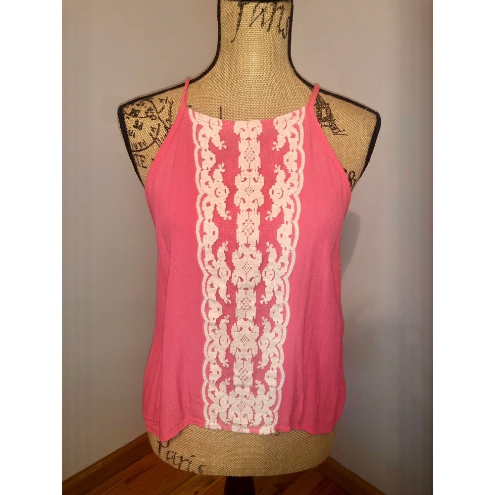 Women’s pink tank top